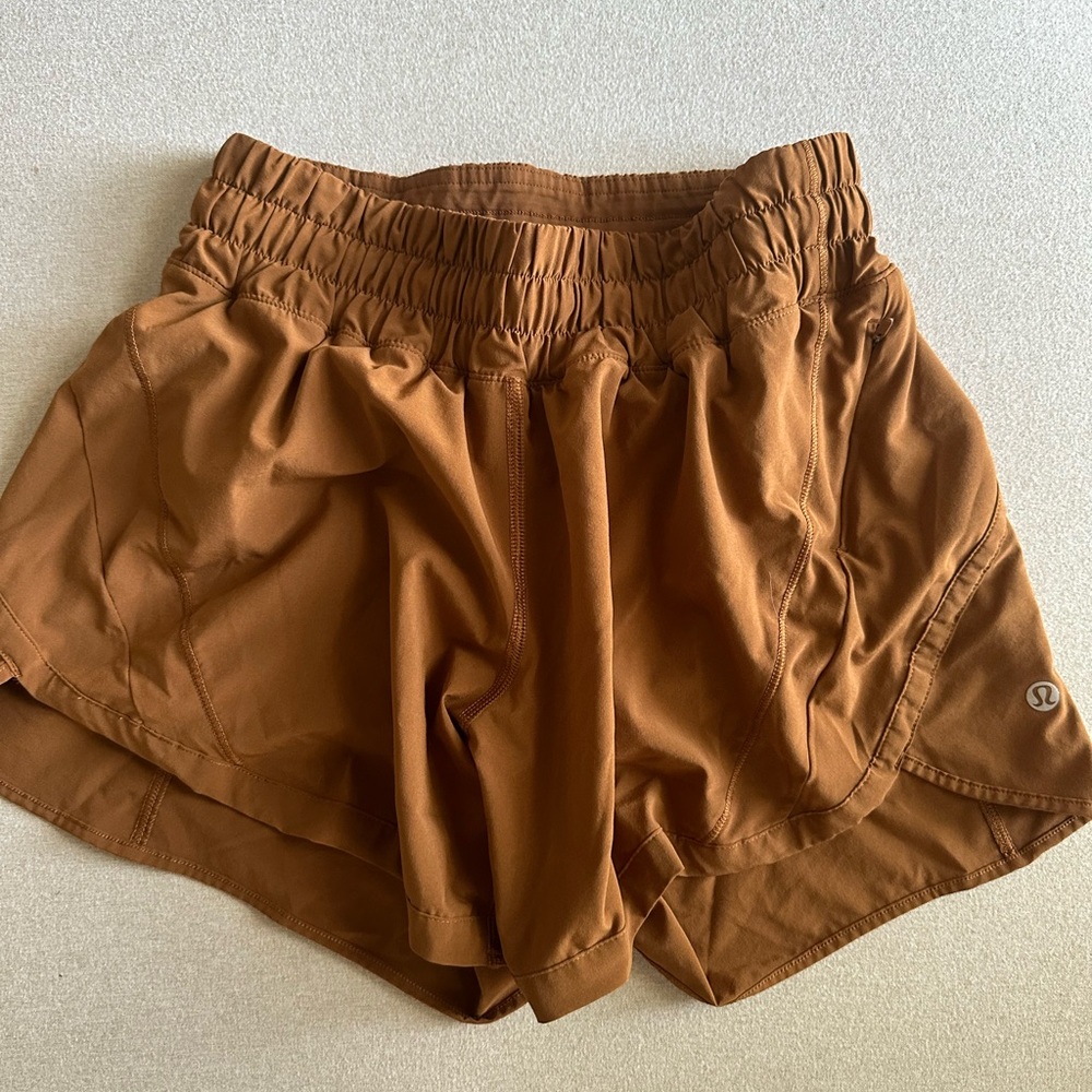 Lululemon Track That Mid-Rise Lined Short 5"
Copper Brown size 6